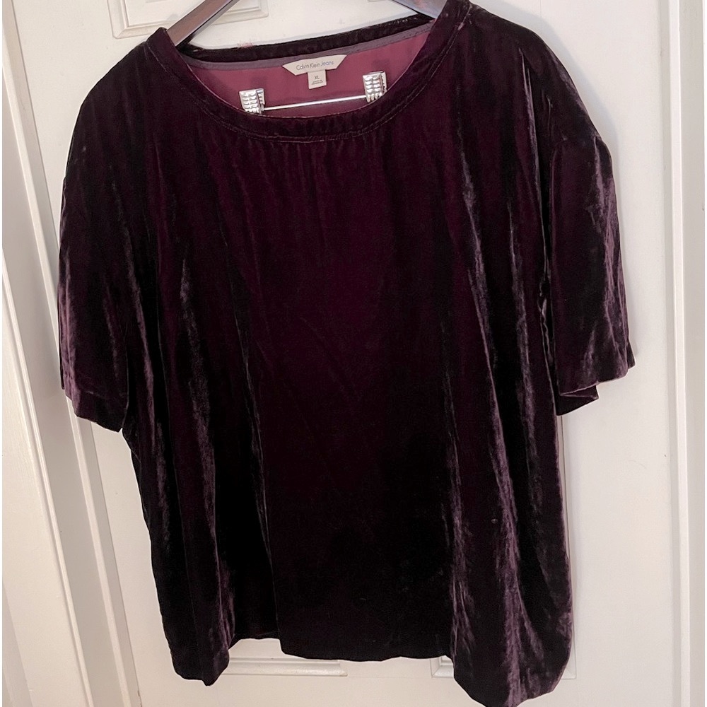 Calvin Klein purple velvet top. Size XL